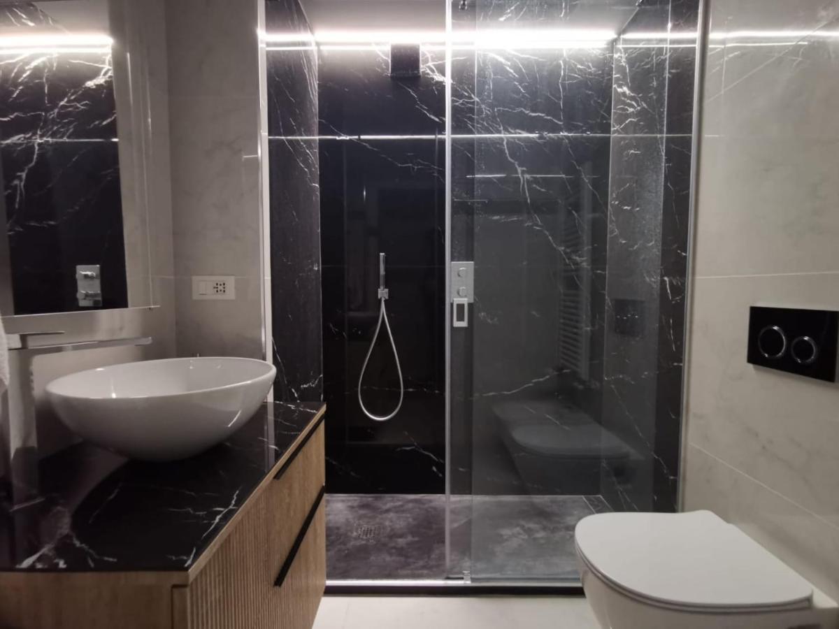Jacuzzi Luxury Apartment In The Town Centre Turin Exteriör bild